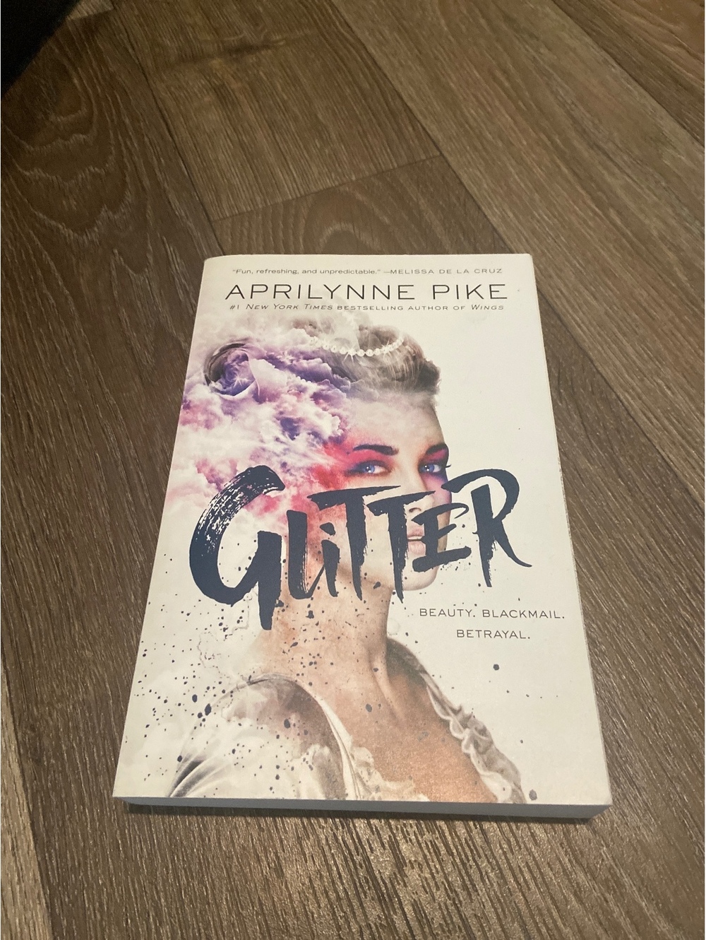 Glitter by Aprilynne Pike - Paperback Novel